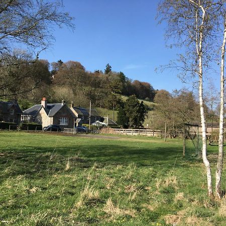 Auld Skuil Hotel Ashkirk ภายนอก รูปภาพ