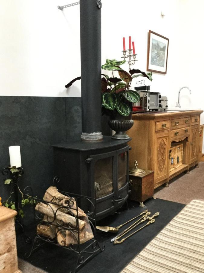 Auld Skuil Hotel Ashkirk ภายนอก รูปภาพ
