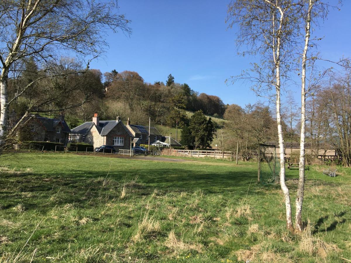 Auld Skuil Hotel Ashkirk ภายนอก รูปภาพ