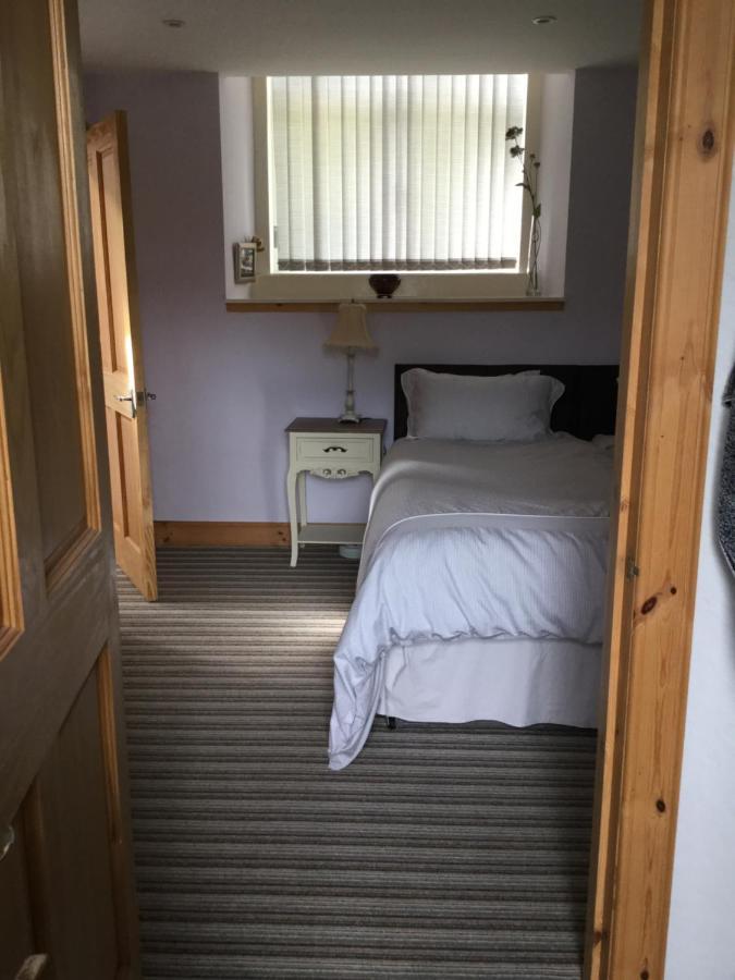 Auld Skuil Hotel Ashkirk ภายนอก รูปภาพ