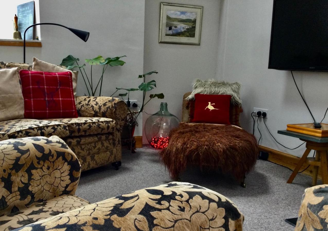 Auld Skuil Hotel Ashkirk ภายนอก รูปภาพ